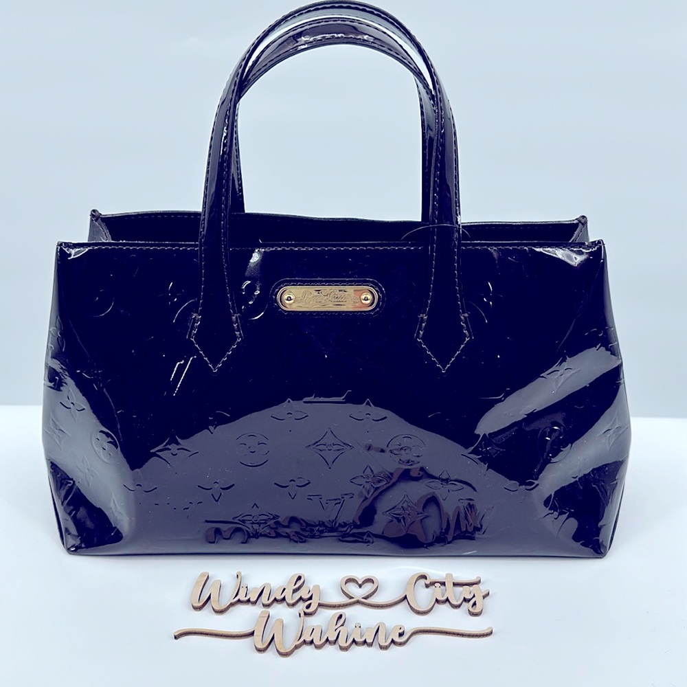 Authenticated LOUIS VUITTON Wilshire Monogram Vernis